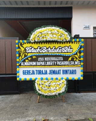 Papan Bunga Duka di Kutawaringin